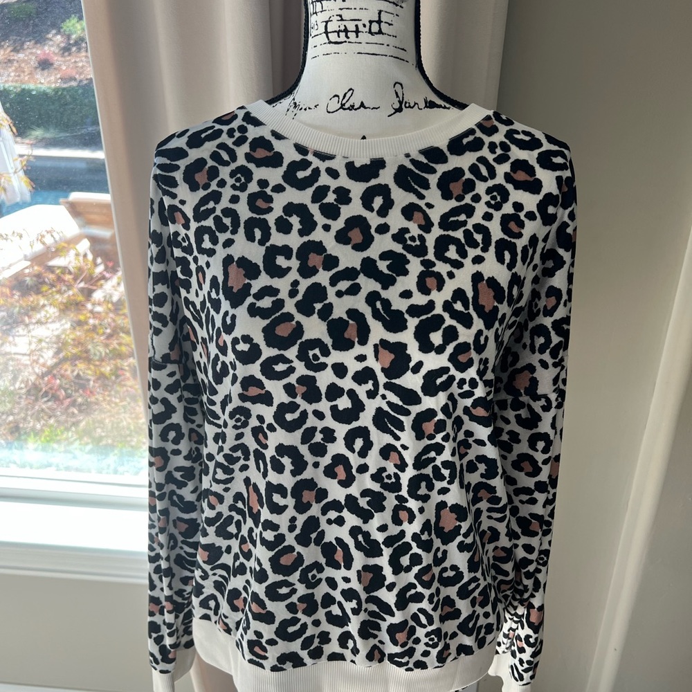 Velour leopard top Sz L.